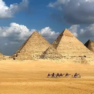 экскурсия-к-пирамидам-из-хургады-в-каир-